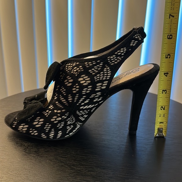 Seychelles Bow Heels - Picture 5 of 6